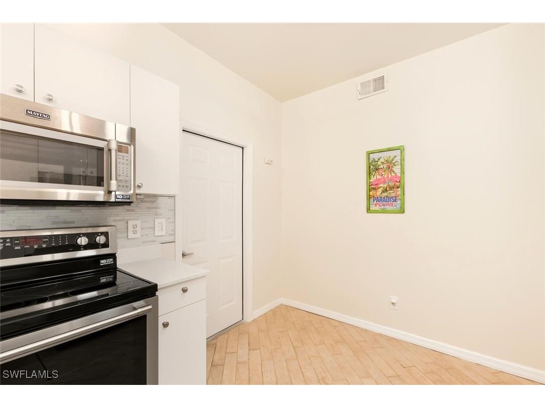 636 Windsor Square #102 Naples FL 34104 225078345 image10