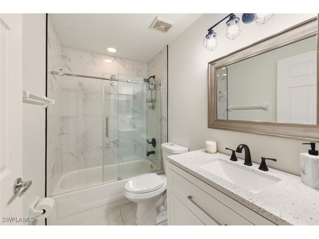 636 Windsor Square #102 Naples FL 34104 225078345 image16