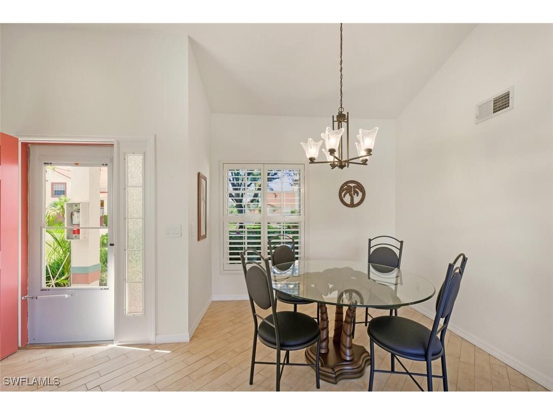 636 Windsor Square #102 Naples FL 34104 225078345 image5