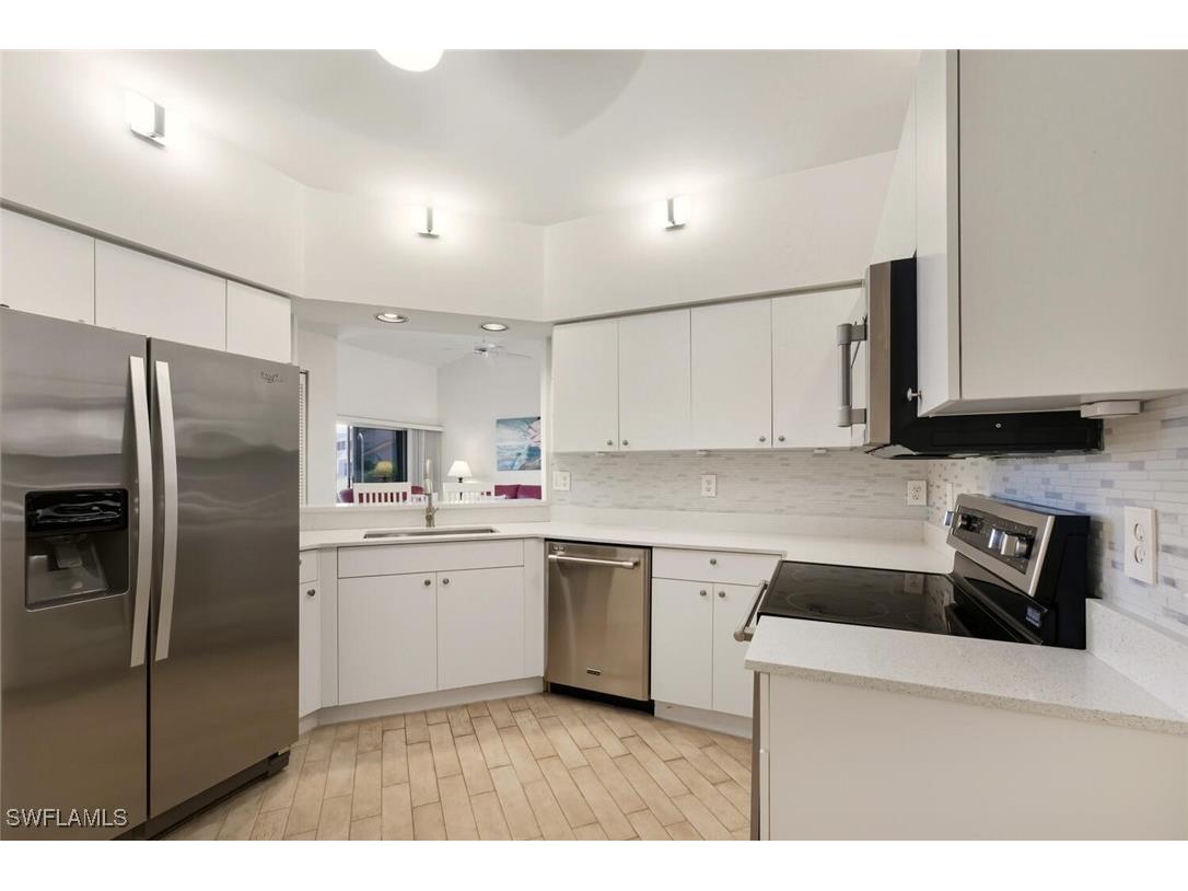 636 Windsor Square #102 Naples FL 34104 225078345 image7