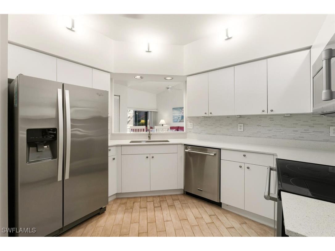 636 Windsor Square #102 Naples FL 34104 225078345 image8