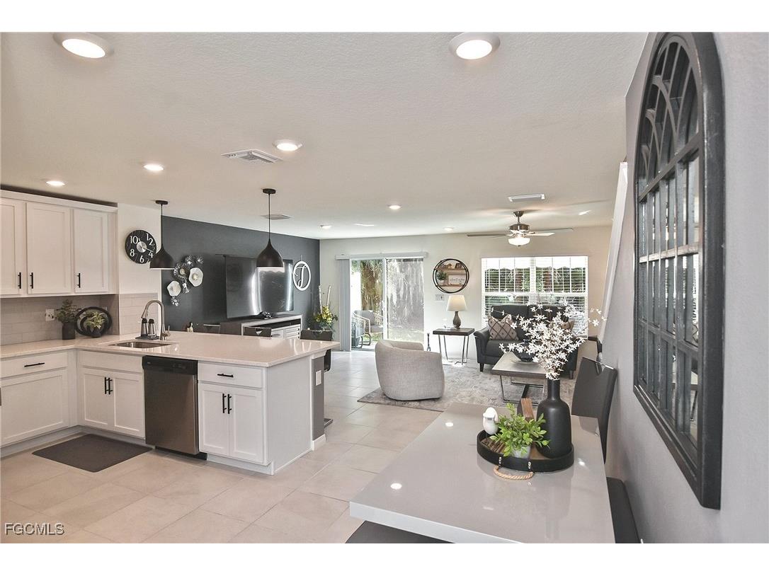 6360 Brant Bay Boulevard #104 North Fort Myers FL 33917 2025019732 image5