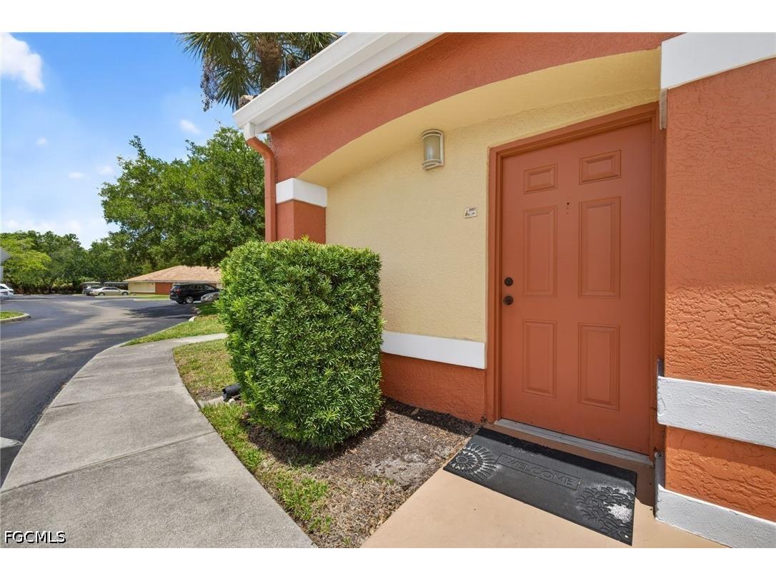 6361 Aragon Way #202 Fort Myers FL 33966 2026019700 image1