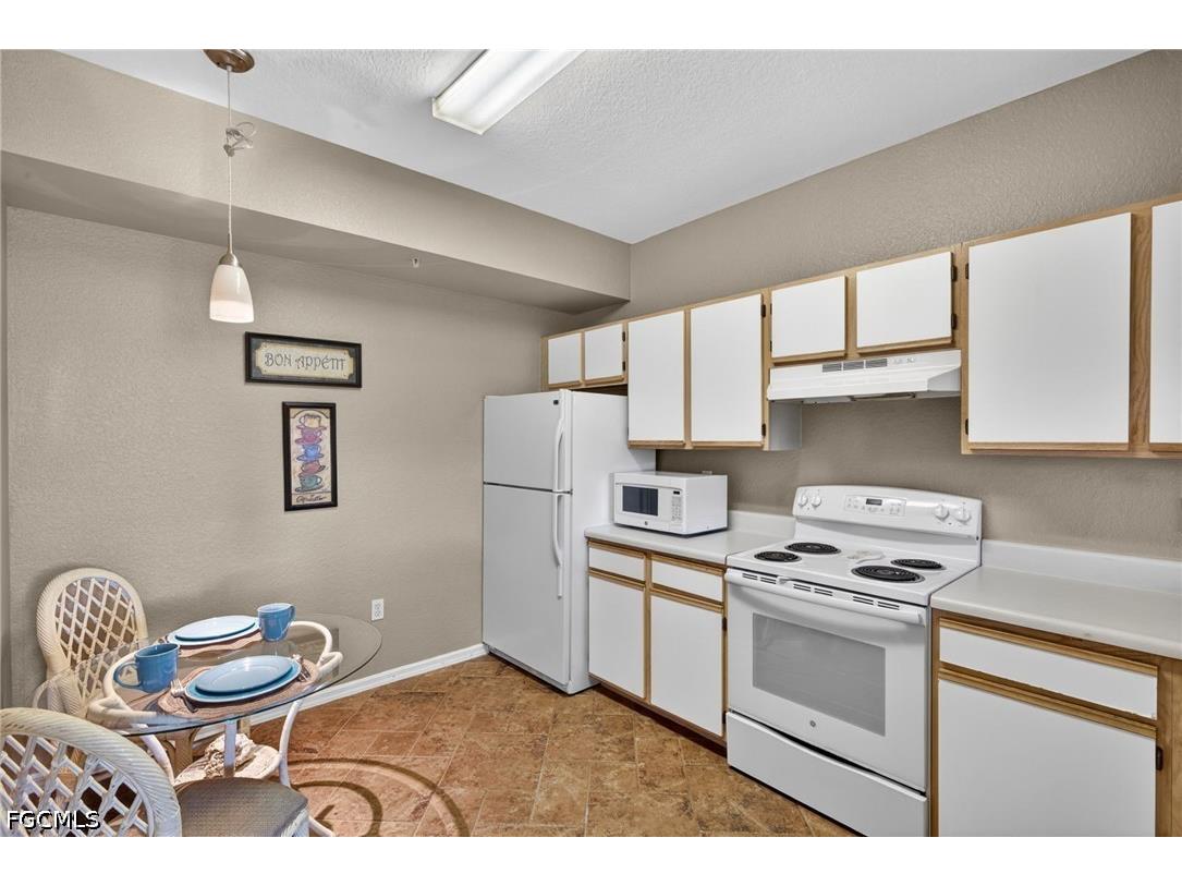 6361 Aragon Way #202 Fort Myers FL 33966 2026019700 image9