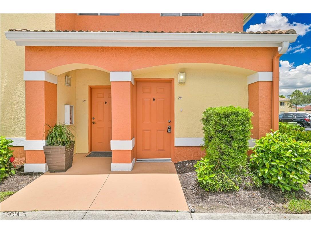 6361 Aragon Way #208 Fort Myers FL 33966 2025002325 image1