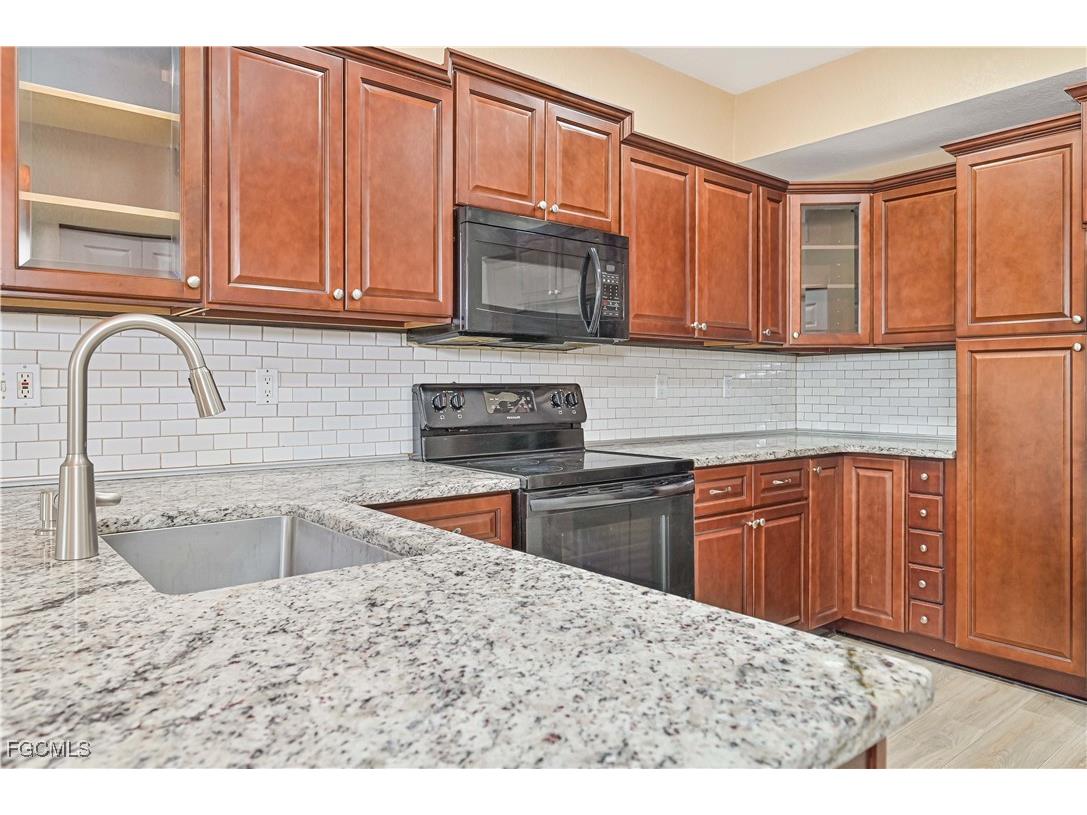 6361 Aragon Way #208 Fort Myers FL 33966 2026004168 image1