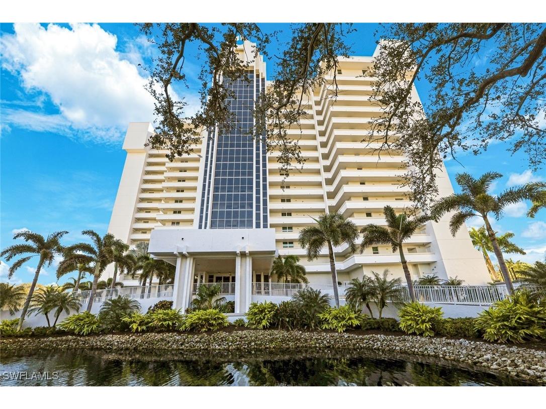 6361 Pelican Bay Boulevard #201 Naples FL 34108 226003552 image1