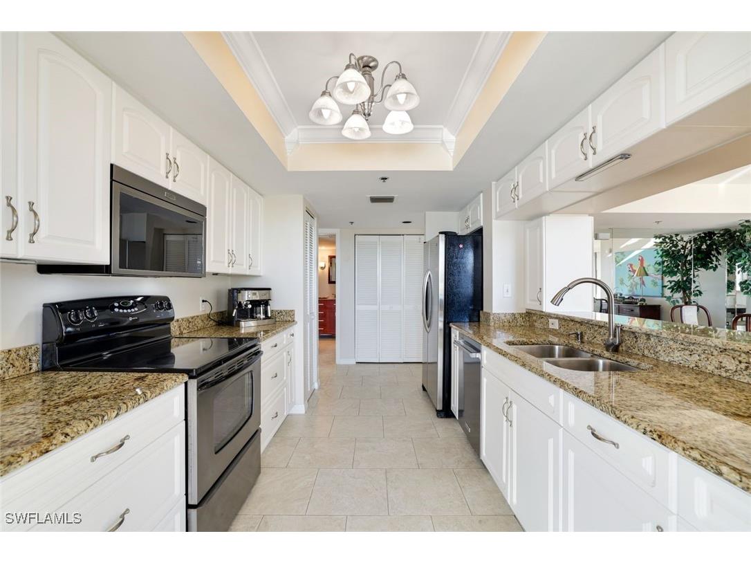 6361 Pelican Bay Boulevard #201 Naples FL 34108 226003552 image4