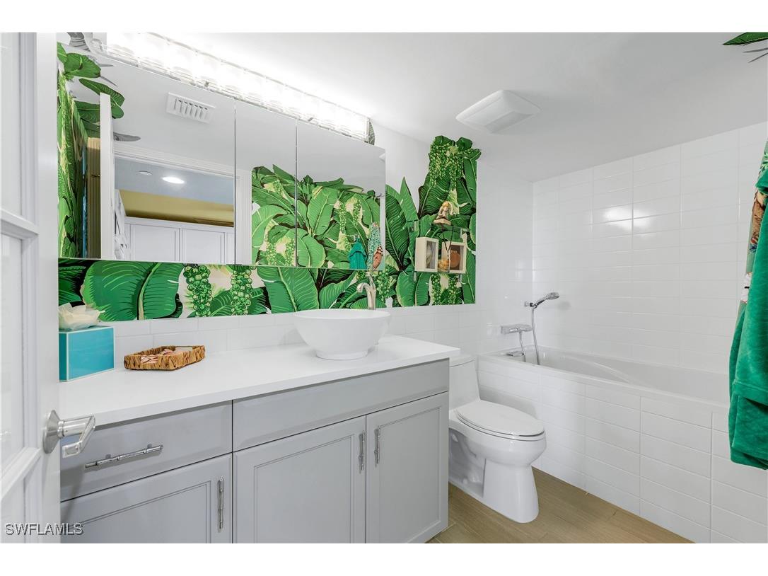 6361 Pelican Bay Boulevard #402 Naples FL 34108 225074167 image13