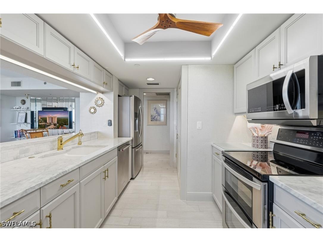6361 Pelican Bay Boulevard #402 Naples FL 34108 226022910 image10