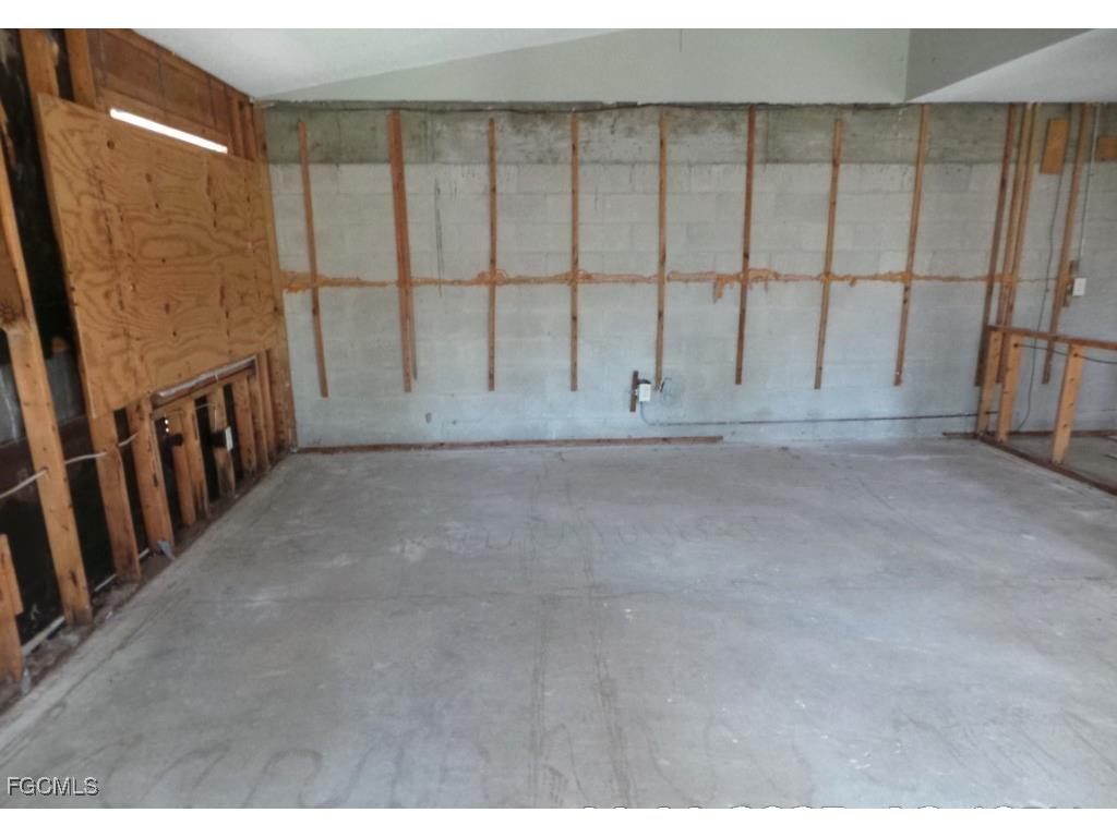 6366 Royal Woods Drive Fort Myers FL 33908 2025024036 image5