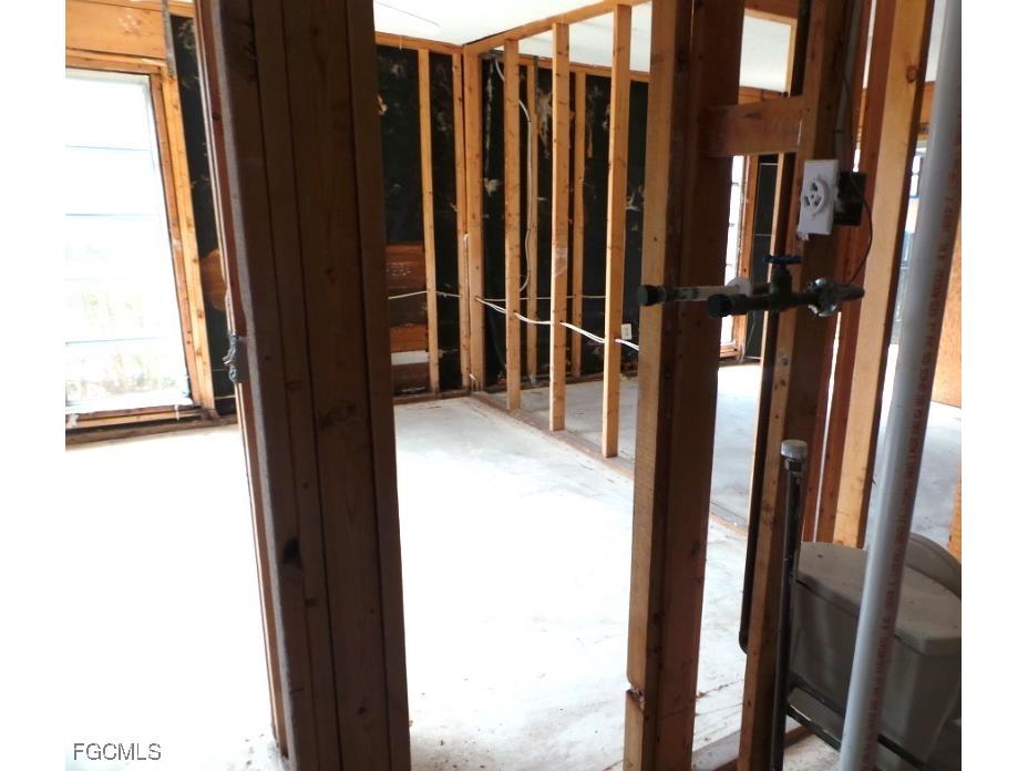 6366 Royal Woods Drive Fort Myers FL 33908 2025024036 image8