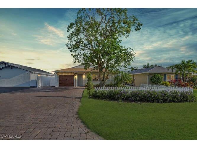 637 103rd Avenue N Naples FL 34108 225070145 image1