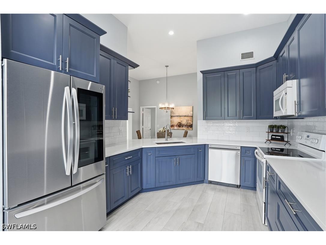 637 Beachwalk Circle #E202 Naples FL 34108 226016746 image1