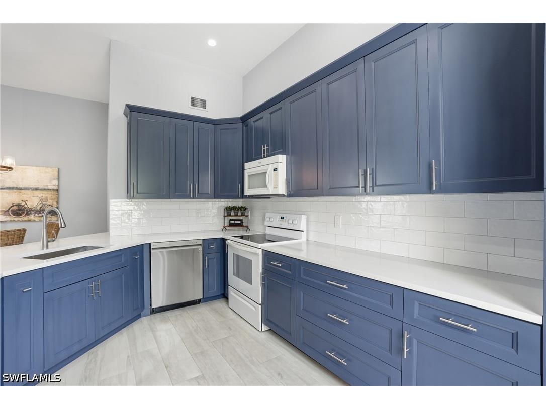 637 Beachwalk Circle #E202 Naples FL 34108 226016746 image8