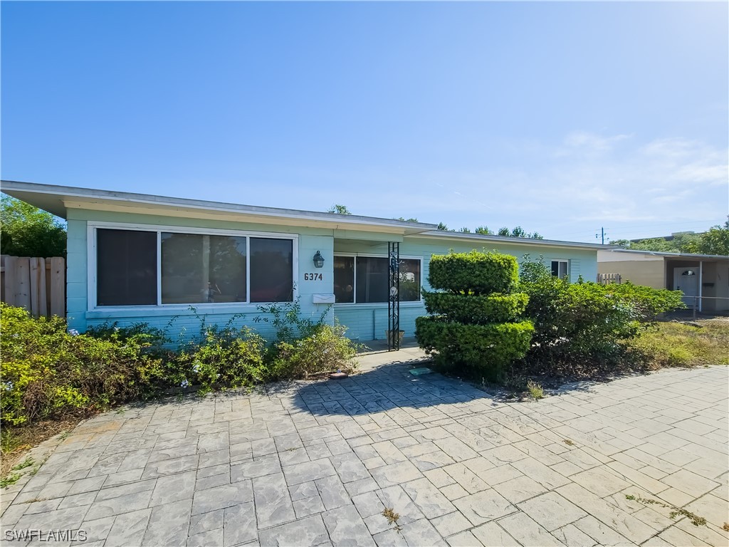 6374 38th Avenue N Saint Petersburg FL 33710 223042110 image1