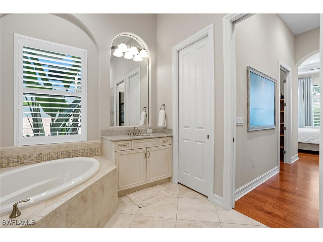 6376 Costa Circle Naples FL 34113 225071620 image22