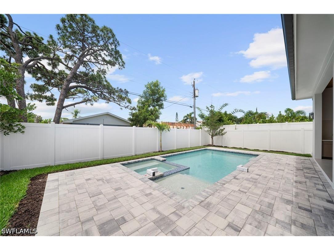 638 93rd Avenue N Naples FL 34108 225070289 image30