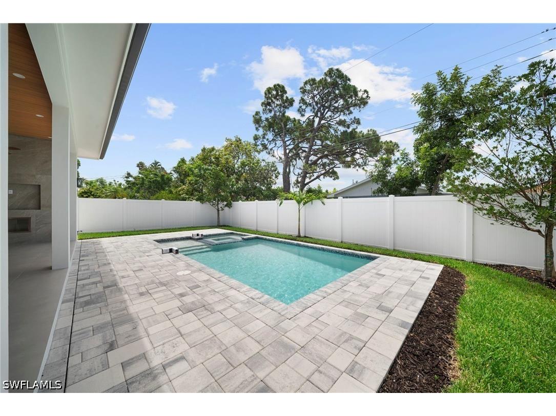 638 93rd Avenue N Naples FL 34108 225070289 image31