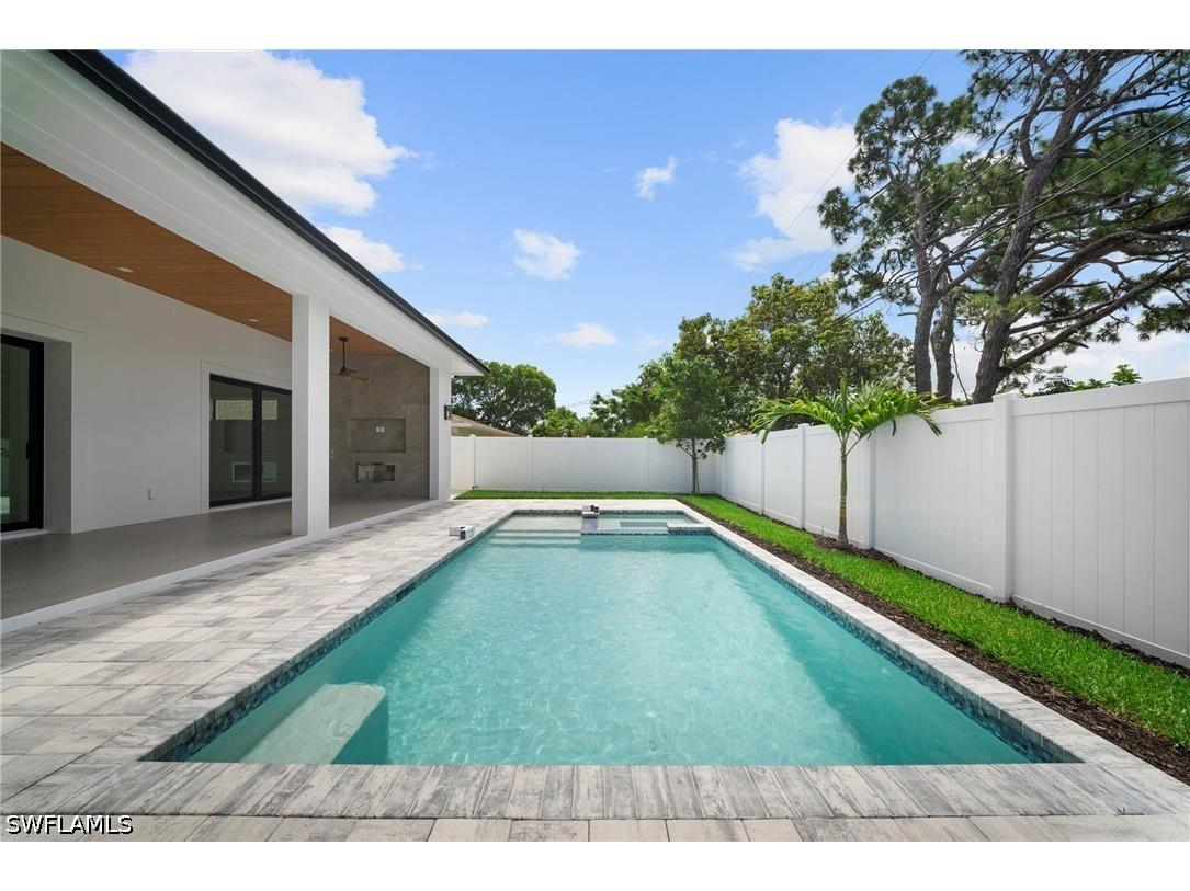 638 93rd Avenue N Naples FL 34108 225070289 image32