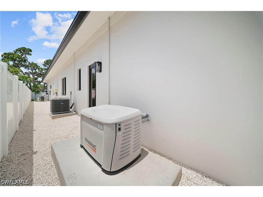 638 93rd Avenue N Naples FL 34108 225070289 image33