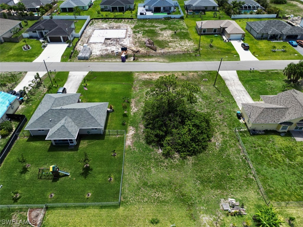 639 NE 2nd Place Cape Coral FL 33909 223043296 image1