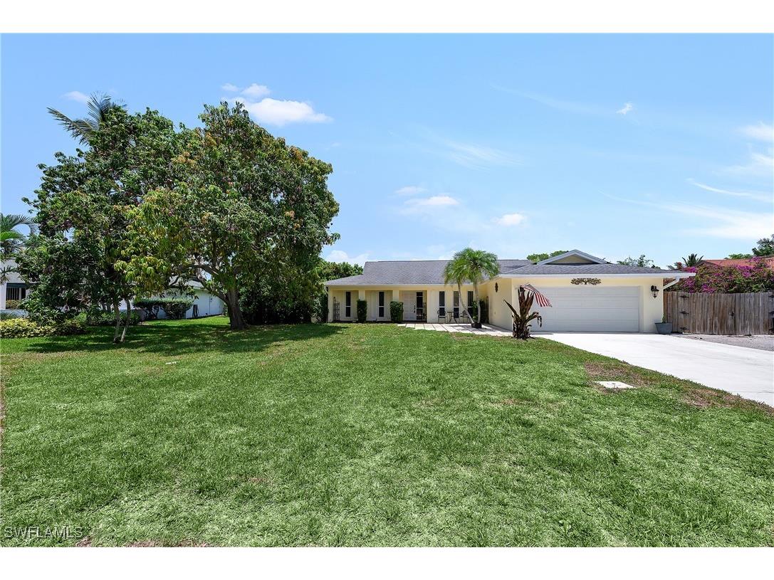 639 Pompano Drive Naples FL 34110 225054626 image1