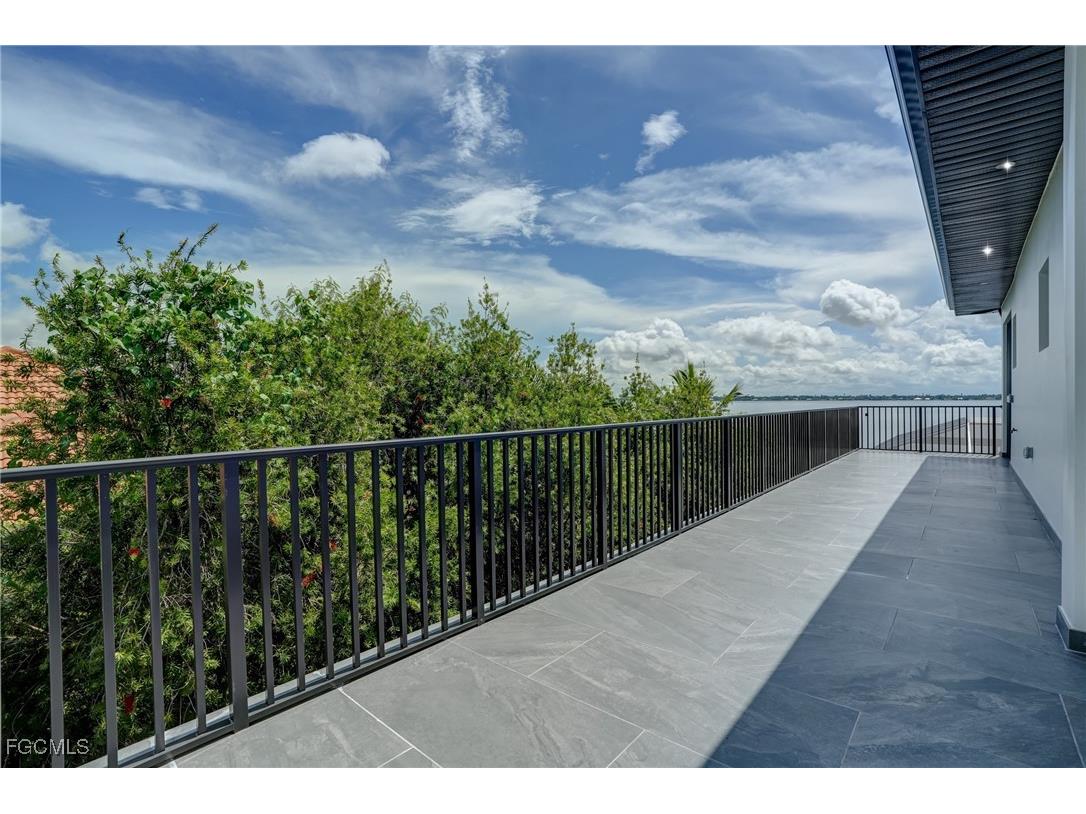 6390 River Club Court North Fort Myers FL 33917 2025022761 image32