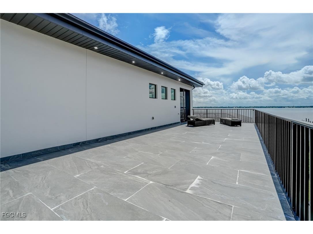 6390 River Club Court North Fort Myers FL 33917 2025022761 image34