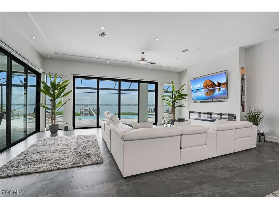 6390 River Club Court North Fort Myers FL 33917 2025022761 image9