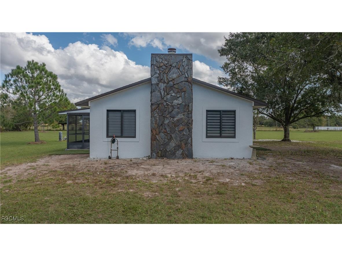 64 Clarice Court Venus FL 33960 2025022711 image4