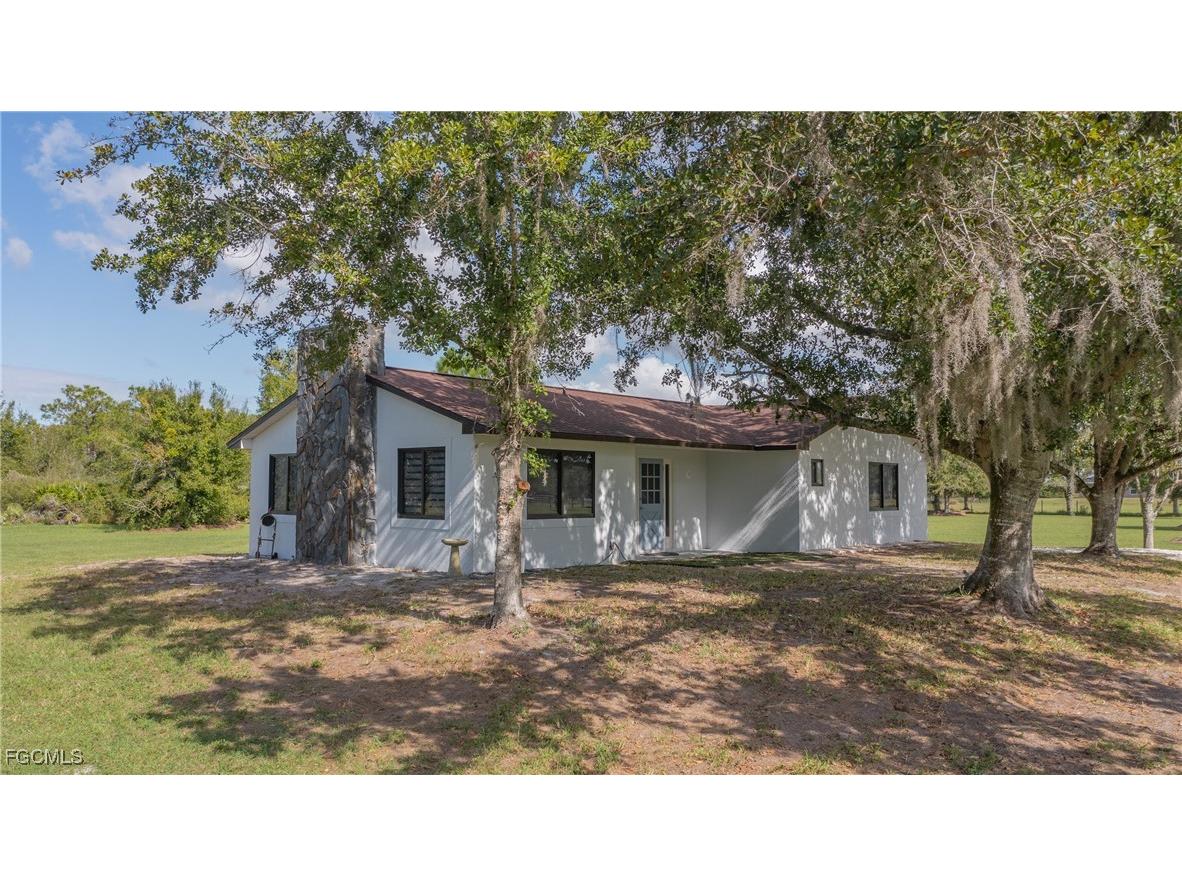 64 Clarice Court Venus FL 33960 2025022711 image8