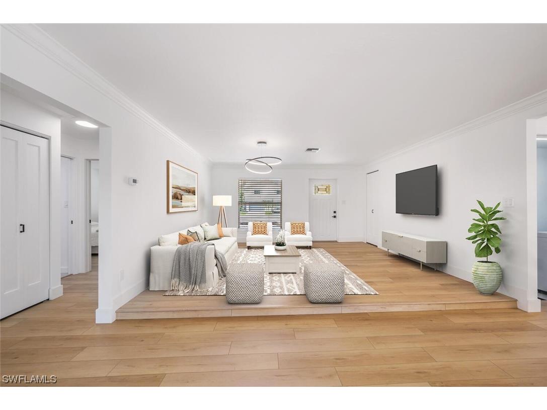 64 Shores Avenue Naples FL 34110 223068695 image1