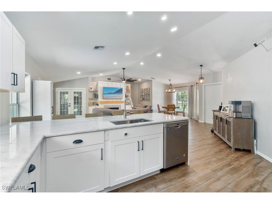 640 13th Street NW Naples FL 34120 225075766 image16