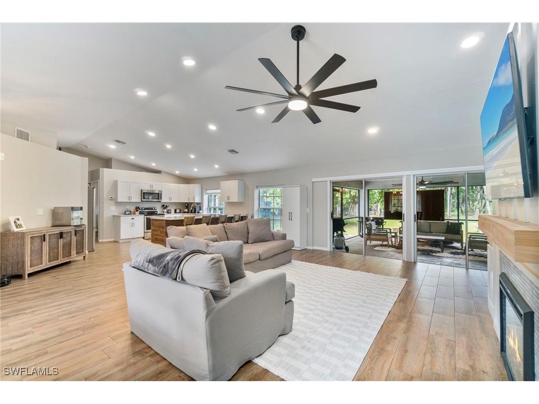 640 13th Street NW Naples FL 34120 225075766 image9