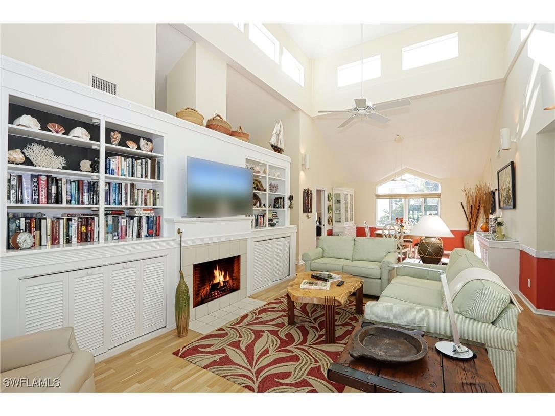 640 2nd Street S #2 Naples FL 34102 225058493 image2