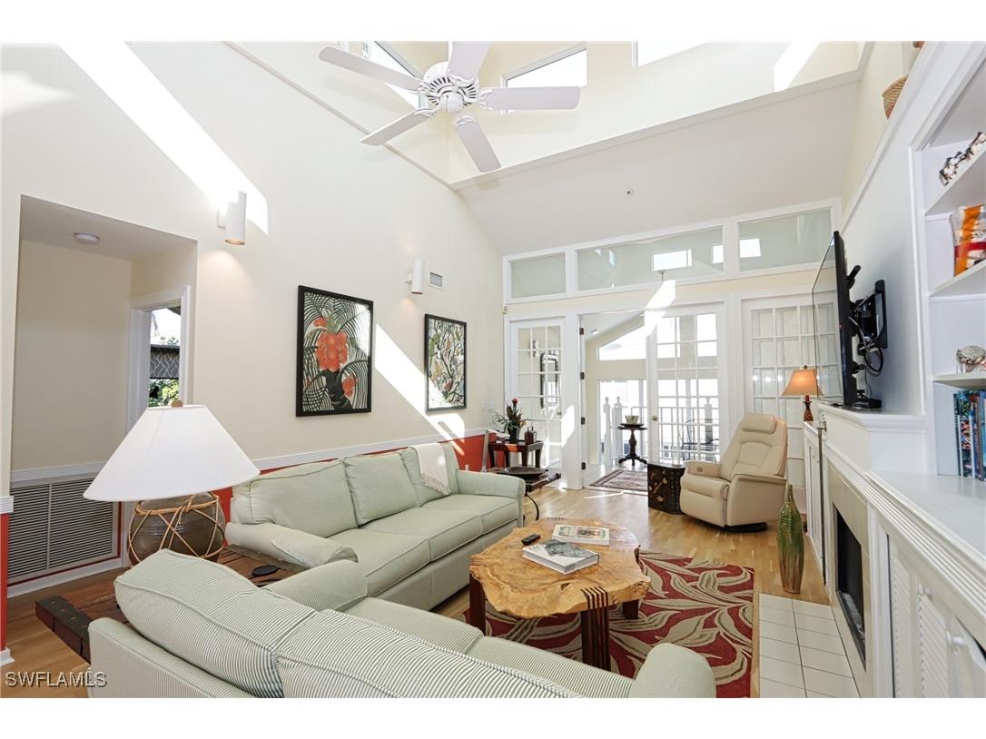 640 2nd Street S #2 Naples FL 34102 225058493 image3