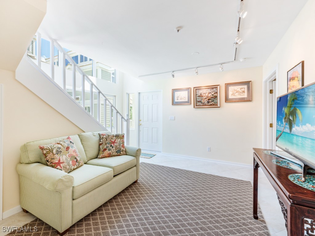 640 2nd Street S #2 Naples FL 34102 225072211 image3