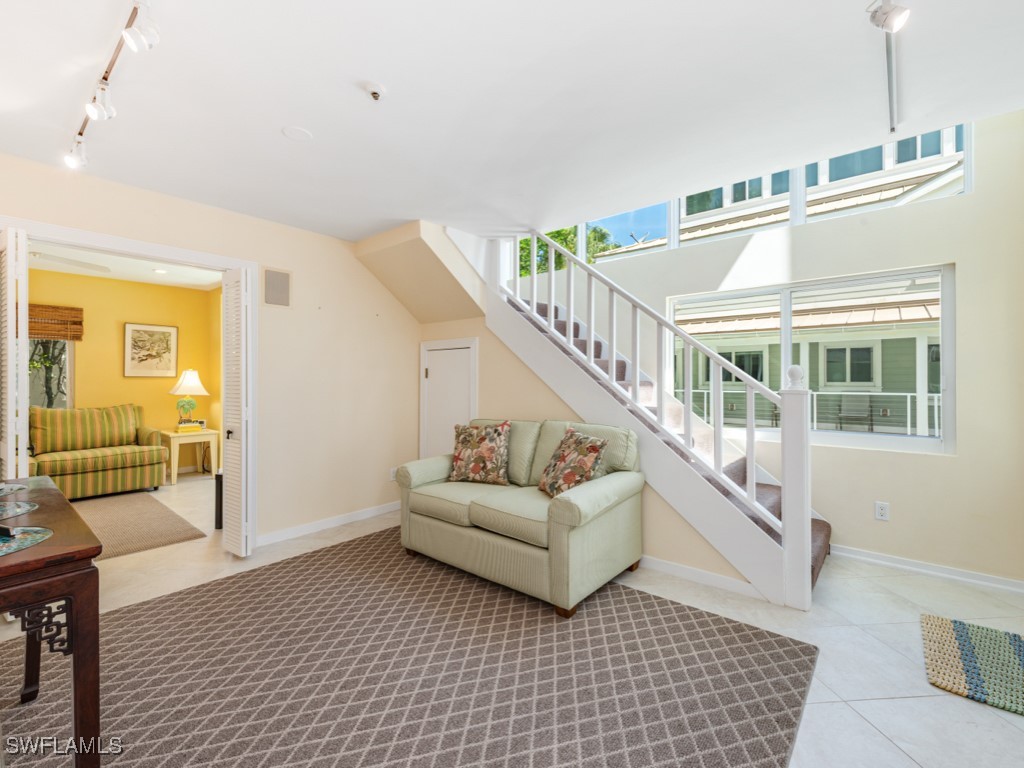 640 2nd Street S #2 Naples FL 34102 225072211 image4