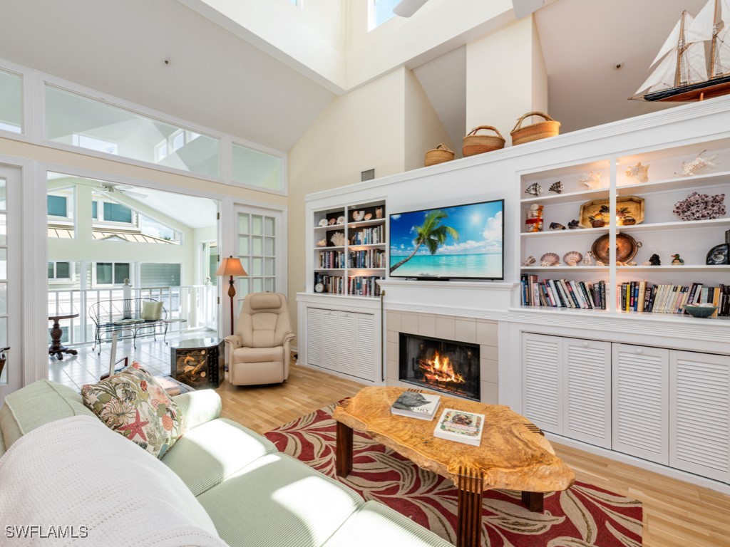 640 2nd Street S #2 Naples FL 34102 225072211 image8