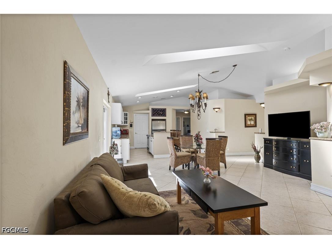 640 Desoto Boulevard S Naples FL 34117 2026014704 image4