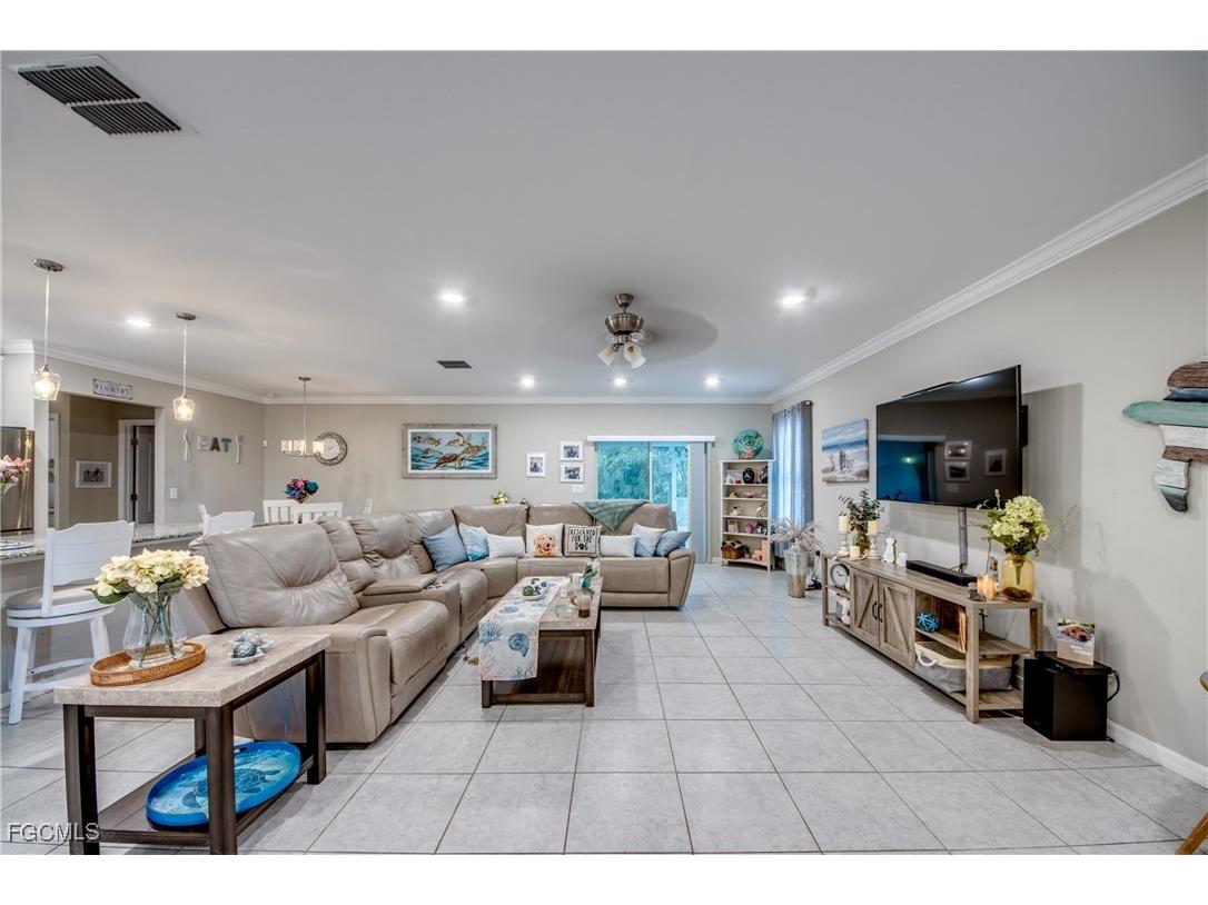 640 Encarnacion Street Punta Gorda FL 33983 2025007602 image8