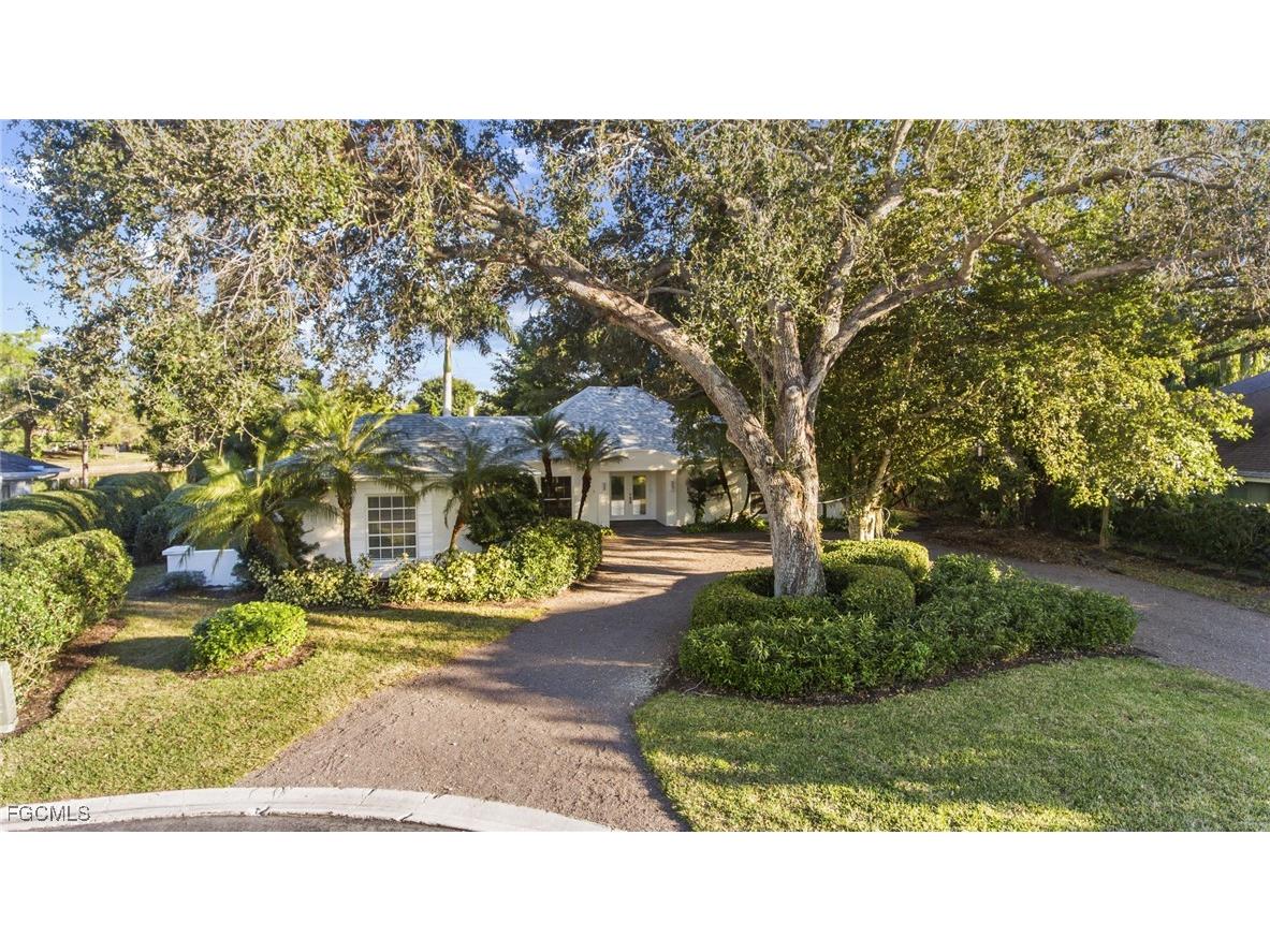 640 Jacana Circle Naples FL 34105 2025025621 image1