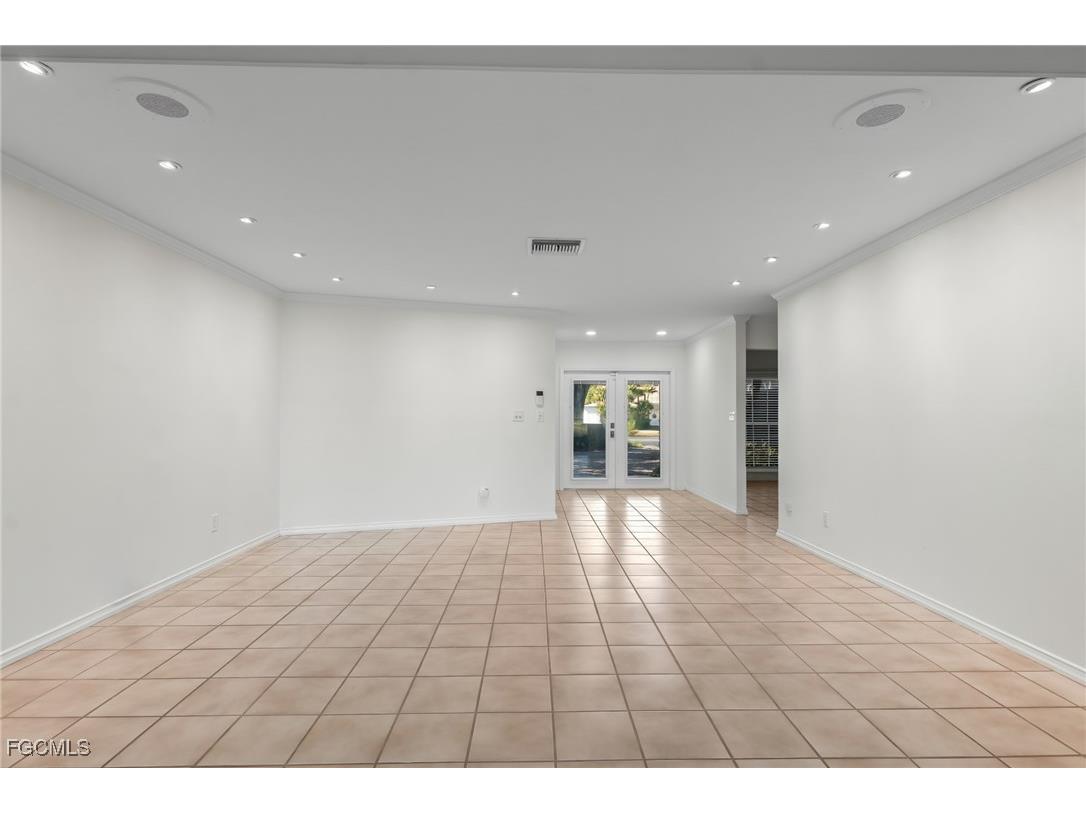 640 Jacana Circle Naples FL 34105 2025025621 image9