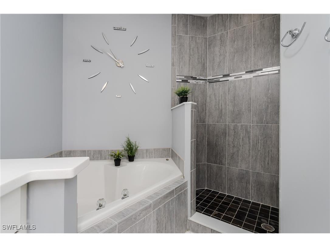 640 Lalique Circle #405 Naples FL 34119 226000313 image21