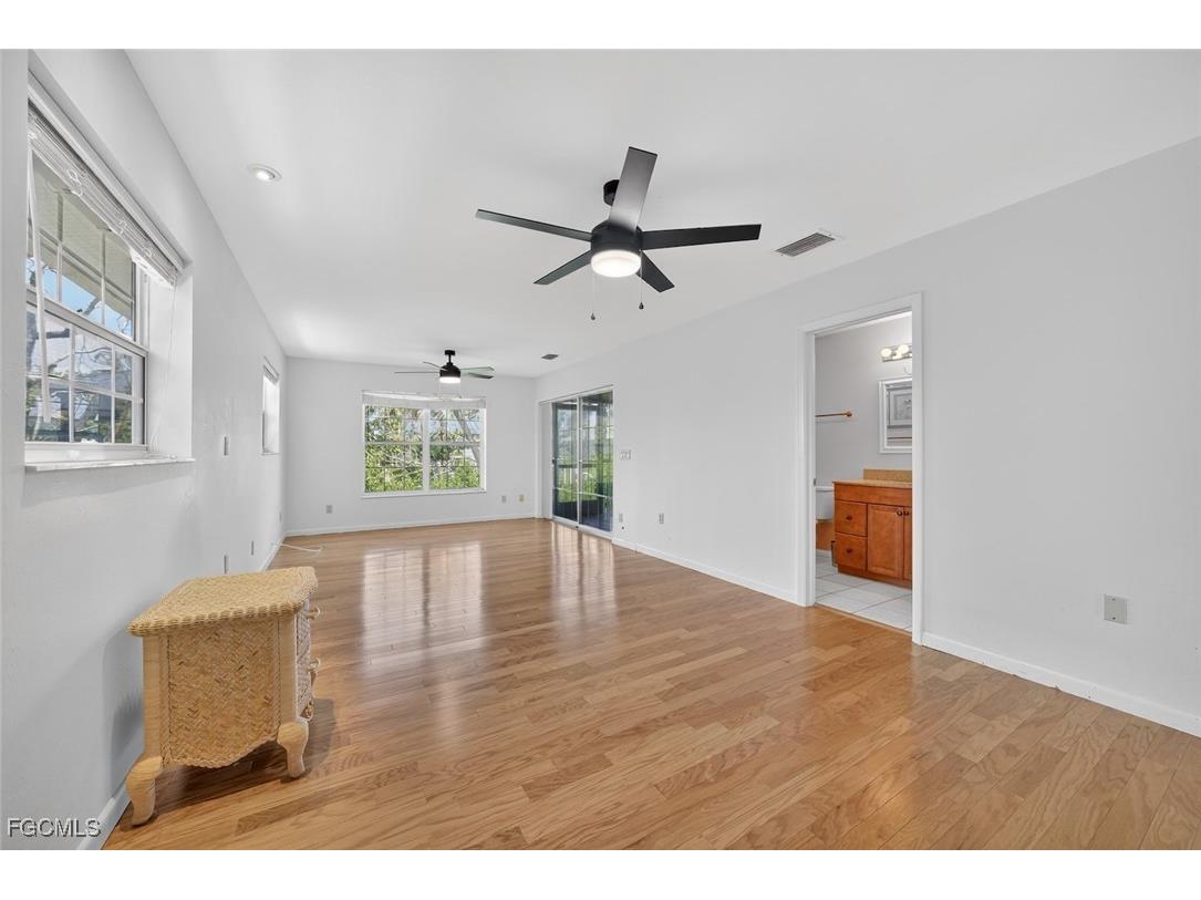 640 Oliva Street Sanibel FL 33957 2025001247 image10