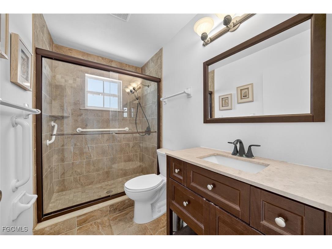 640 Oliva Street Sanibel FL 33957 2025001247 image13