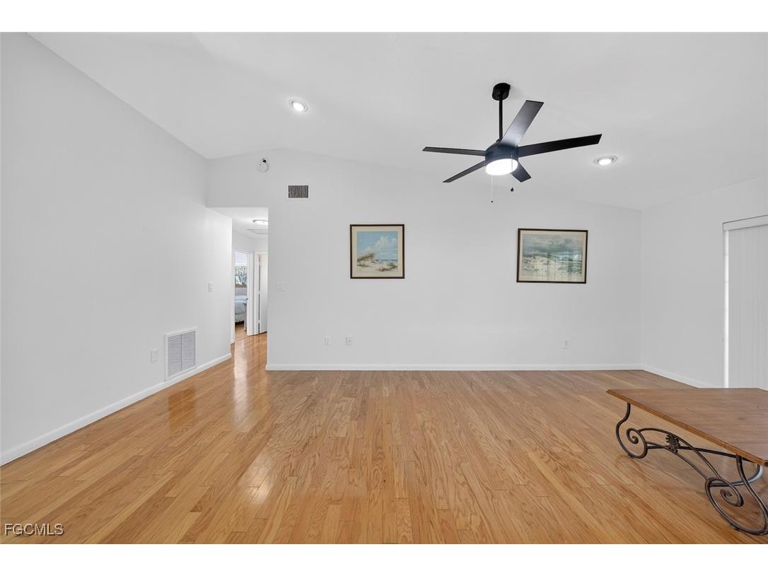 640 Oliva Street Sanibel FL 33957 2025001247 image4