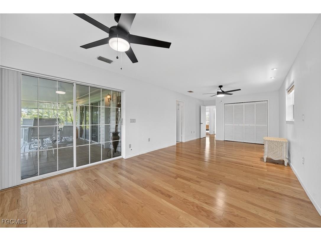 640 Oliva Street Sanibel FL 33957 2025001247 image9