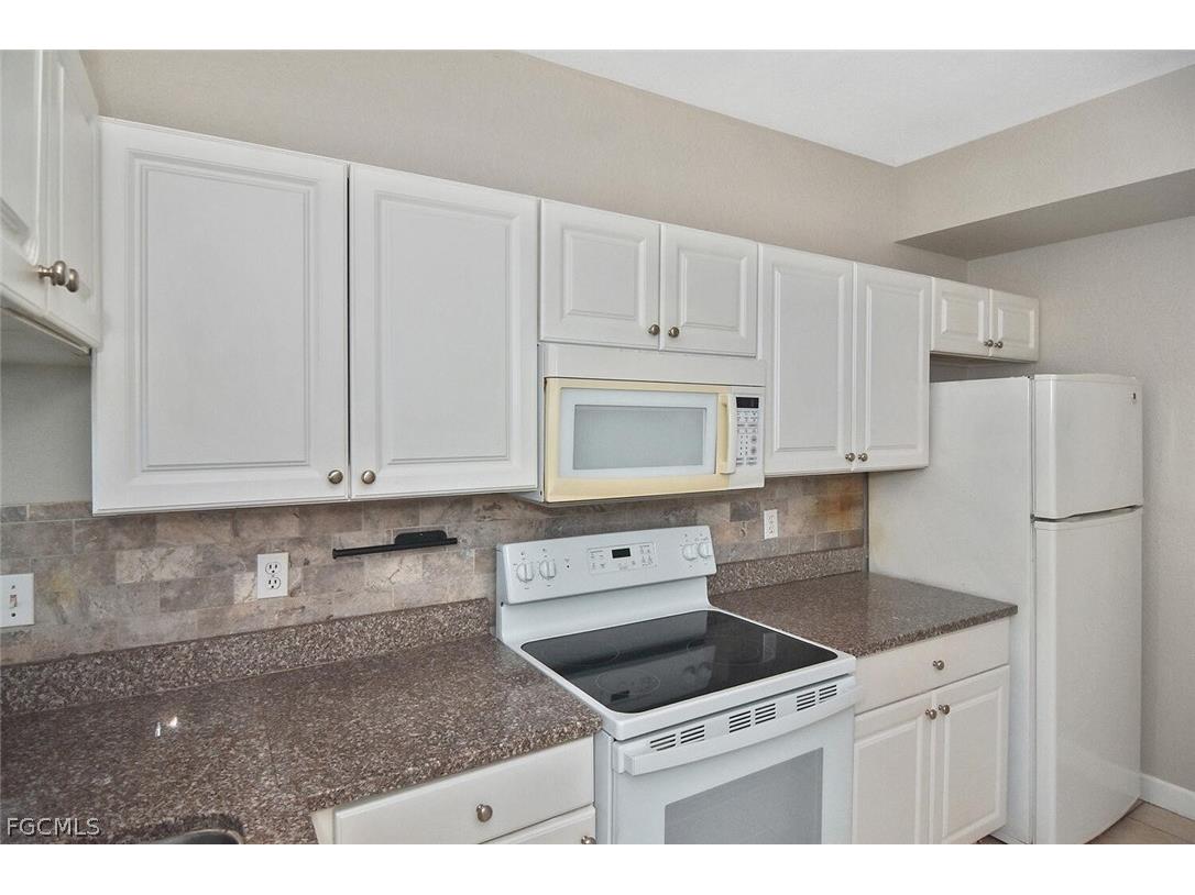 6400 Aragon Way #108 Fort Myers FL 33966 2026002440 image7